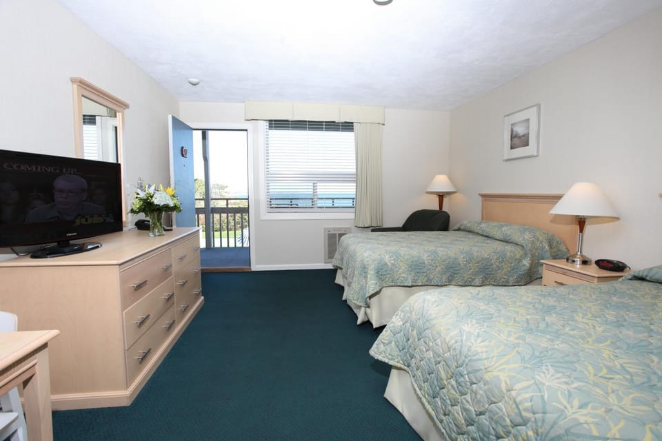 Day, Photo of the whole room