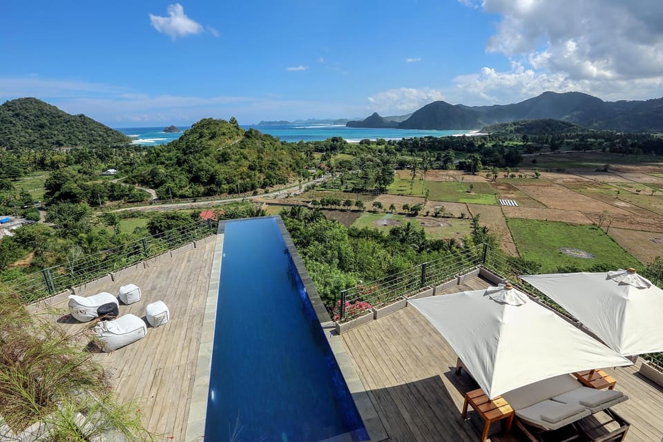 Day, Neighbourhood, Natural landscape, View (from property/room), Beach, On site, Mountain view, Pool view, Sea view, Swimming pool, Swimming pool