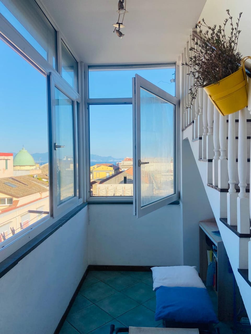 View (from property/room), Living room, Seating area, Sea view