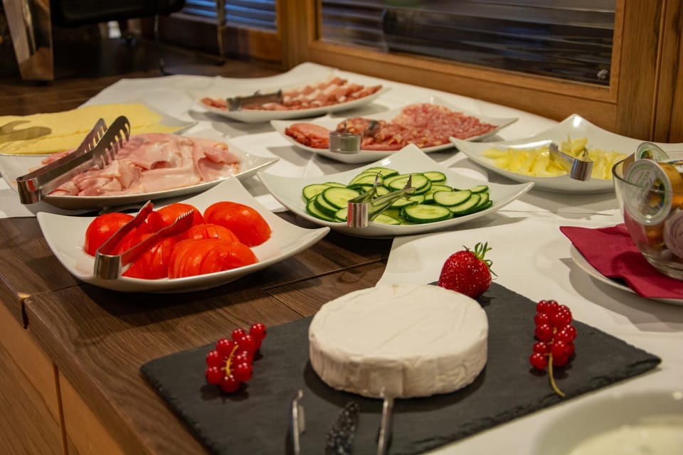 Breakfast, Buffet breakfast