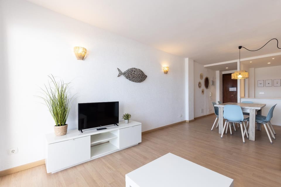 TV and multimedia, Living room, Dining area
