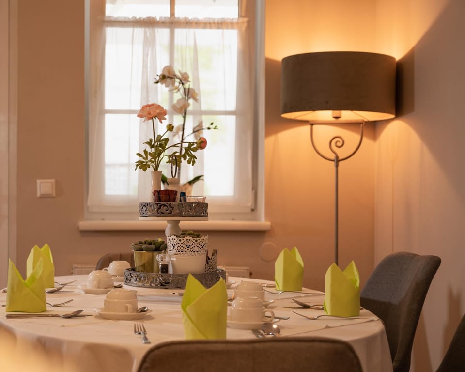Dining area, Food, Breakfast, Buffet breakfast