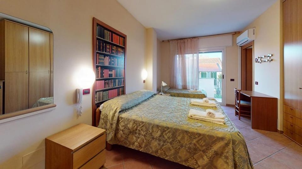 Bed, Photo of the whole room, hair dresser, towels, wardrobe