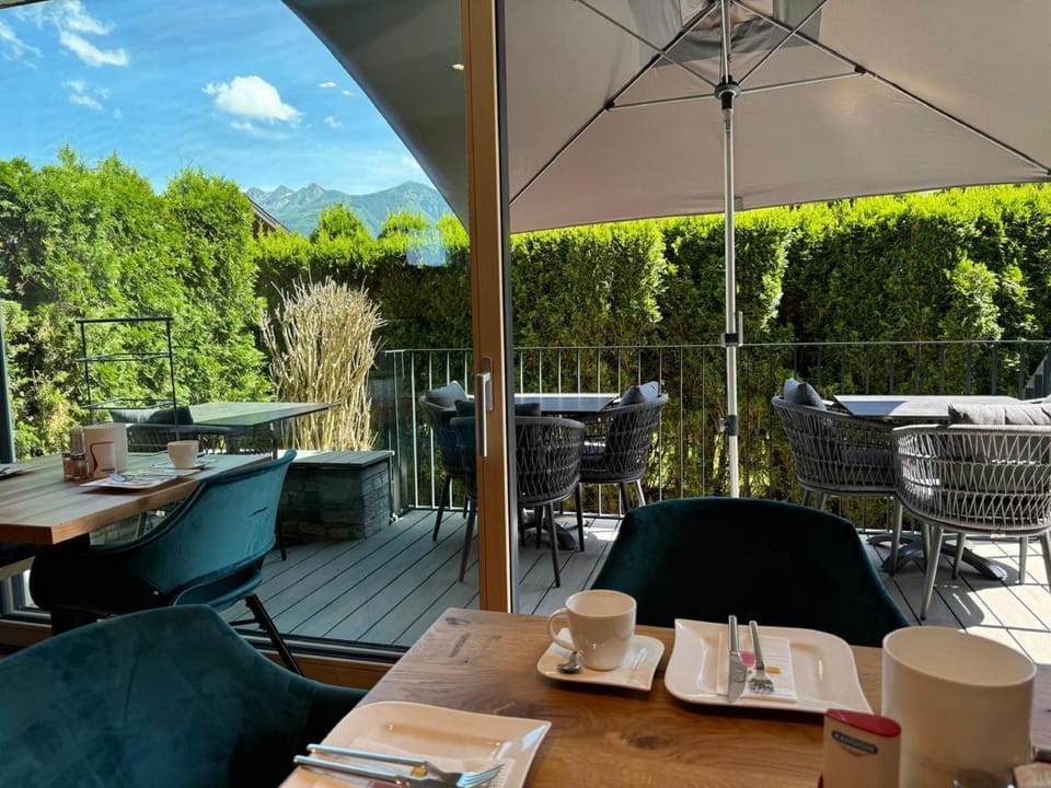 View (from property/room), Balcony/Terrace, Seating area, Dining area, Food, Breakfast, Buffet breakfast