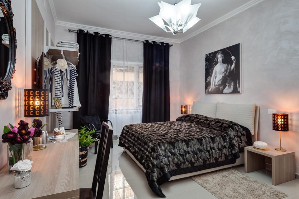 Day, Photo of the whole room