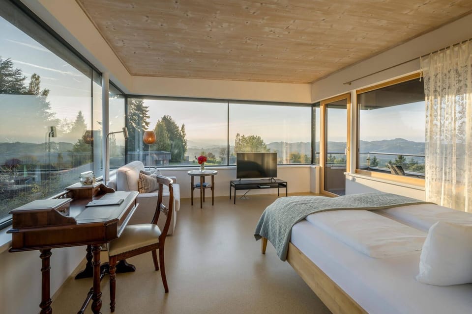 View (from property/room), View (from property/room), Photo of the whole room, Bedroom, room service, room service