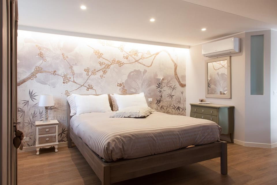 Day, Winter, Other, Photo of the whole room, Decorative detail, Bedroom, On site