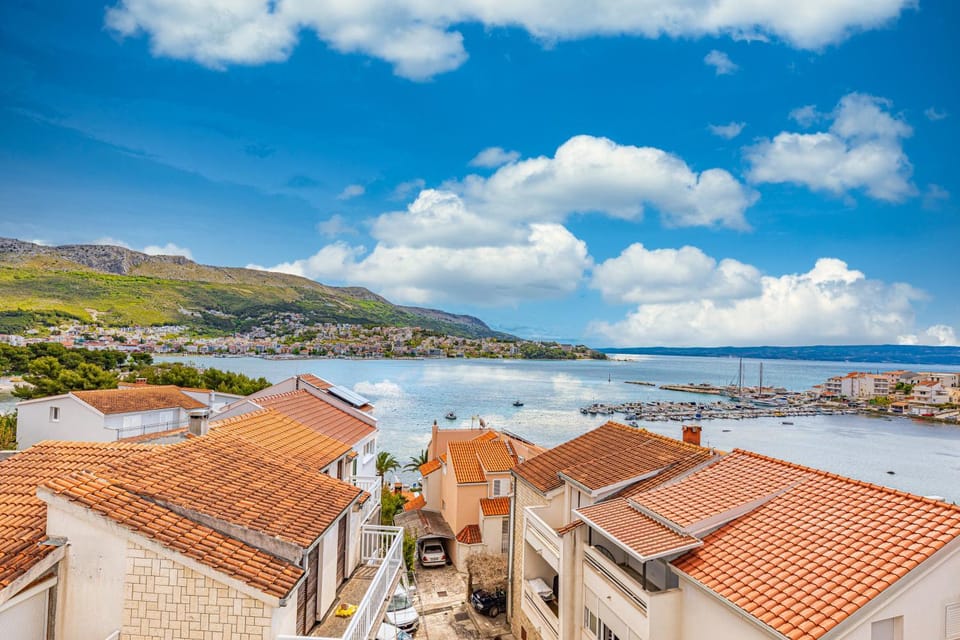 City view, Sea view
