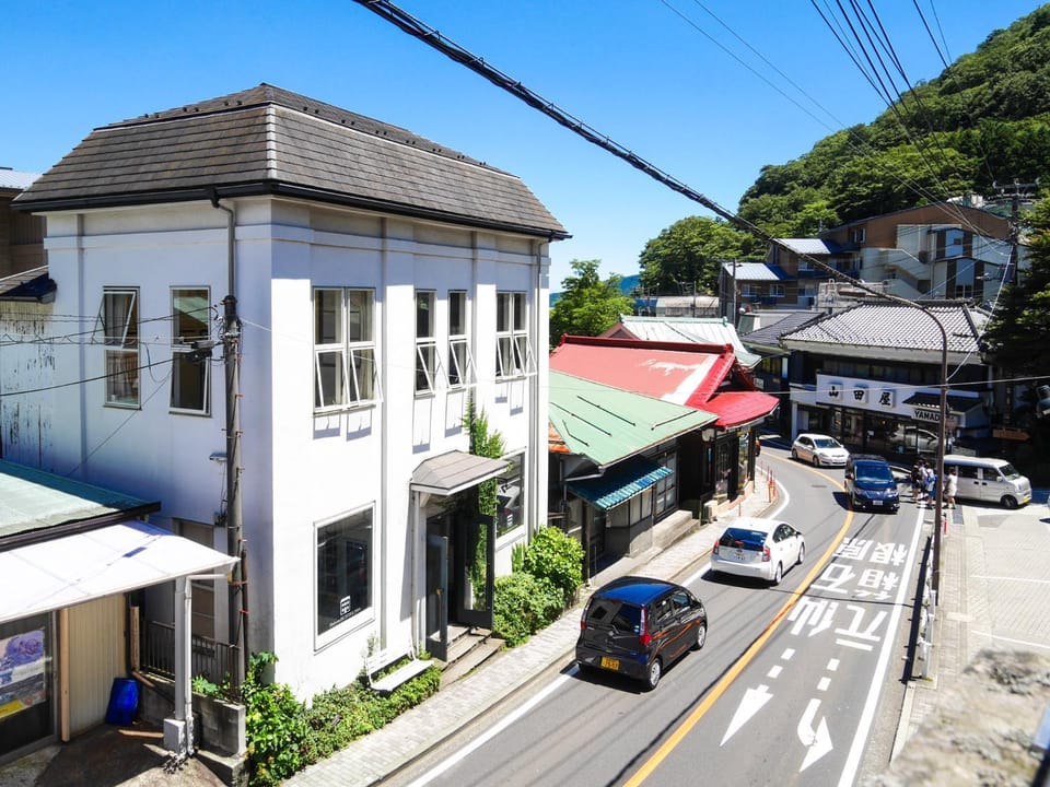 Property building, Facade/entrance, Day