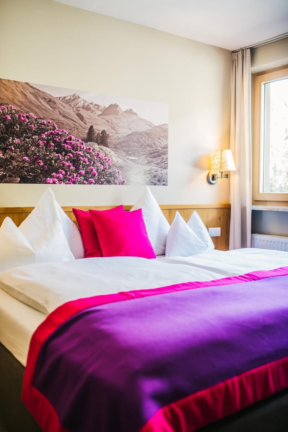 Bed, Bedroom, Mountain view