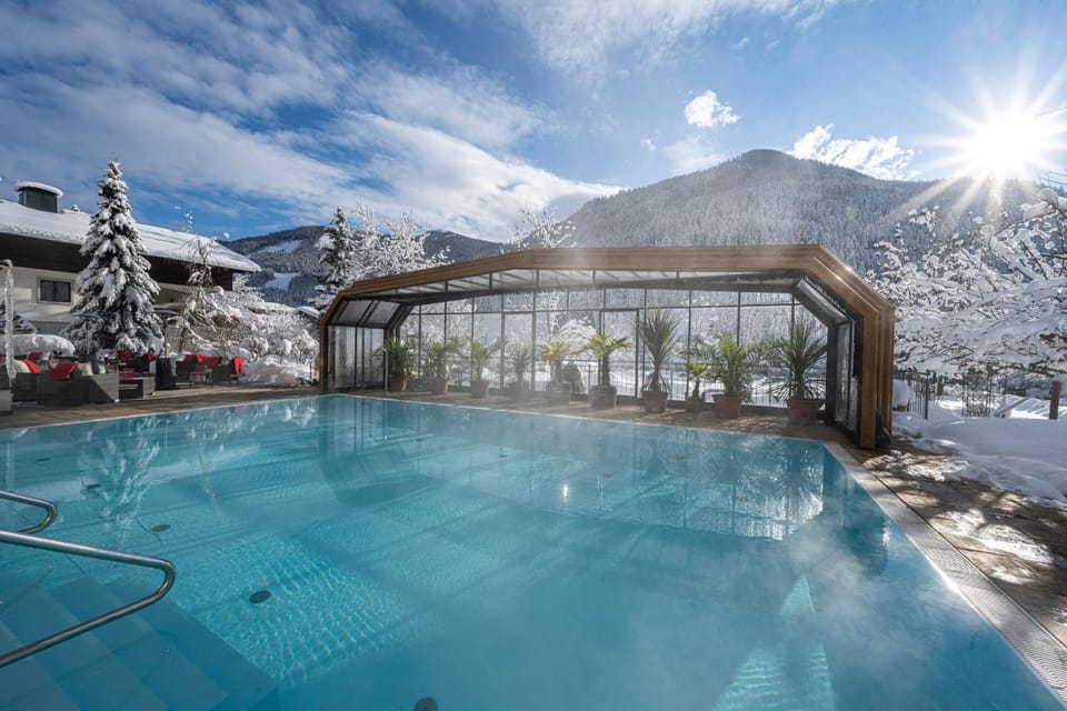 Property building, Spa and wellness centre/facilities, Swimming pool