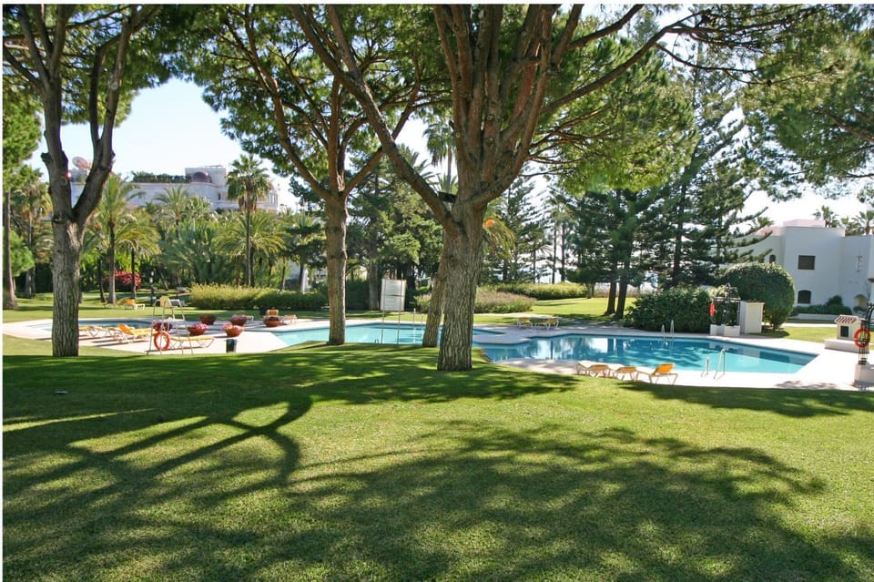 Restaurant/places to eat, Spring, Day, Garden, On-site shops, Lobby or reception, Lounge or bar, On site, Swimming pool
