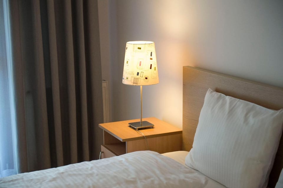 Bed, Seating area, Bedroom