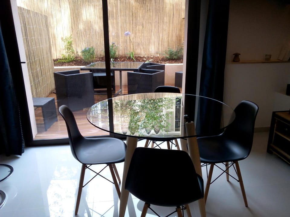 Patio, Decorative detail