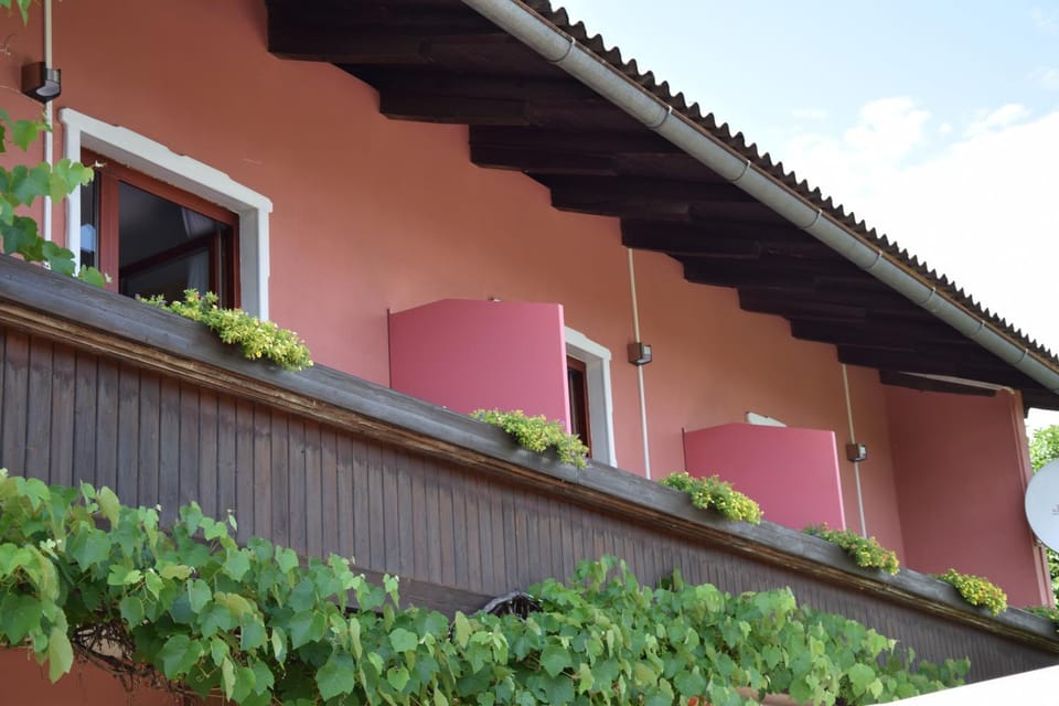 Property building, Summer, Balcony/Terrace