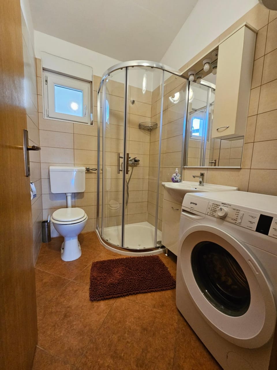 Shower, Toilet, Bathroom, washing machine