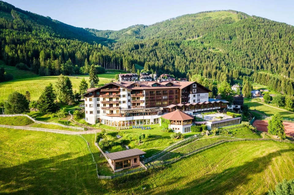 Property building, Natural landscape, Bird's eye view, Garden, Garden view, Mountain view