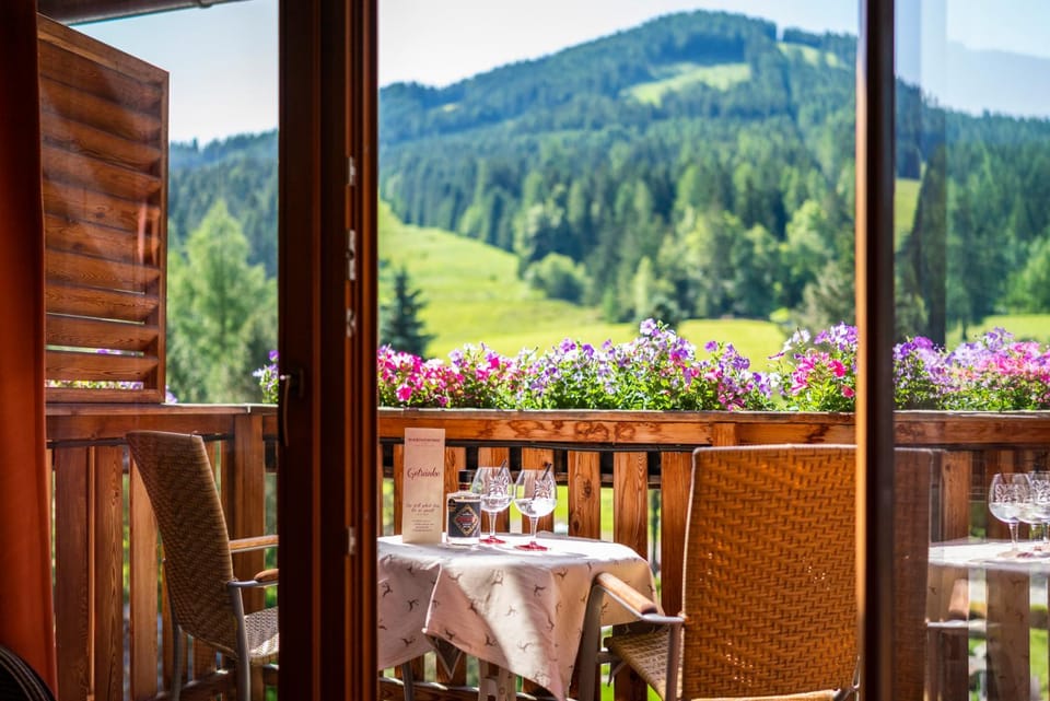 Natural landscape, View (from property/room), Balcony/Terrace, Mountain view