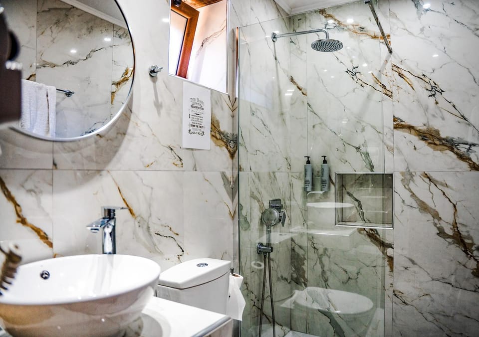 Shower, Toilet, Bathroom, Bedroom