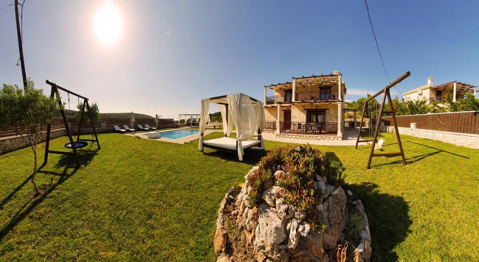 Property building, Spring, Day, Natural landscape, Garden, Garden view, Pool view, Swimming pool, sunbed