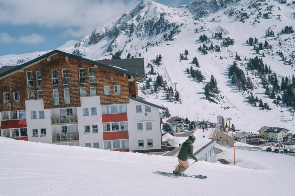 Property building, Natural landscape, Skiing, Skiing