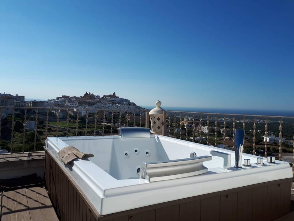 Day, Hot Tub, Balcony/Terrace, Pool view, Swimming pool, Internal: Not applicable to any particular room