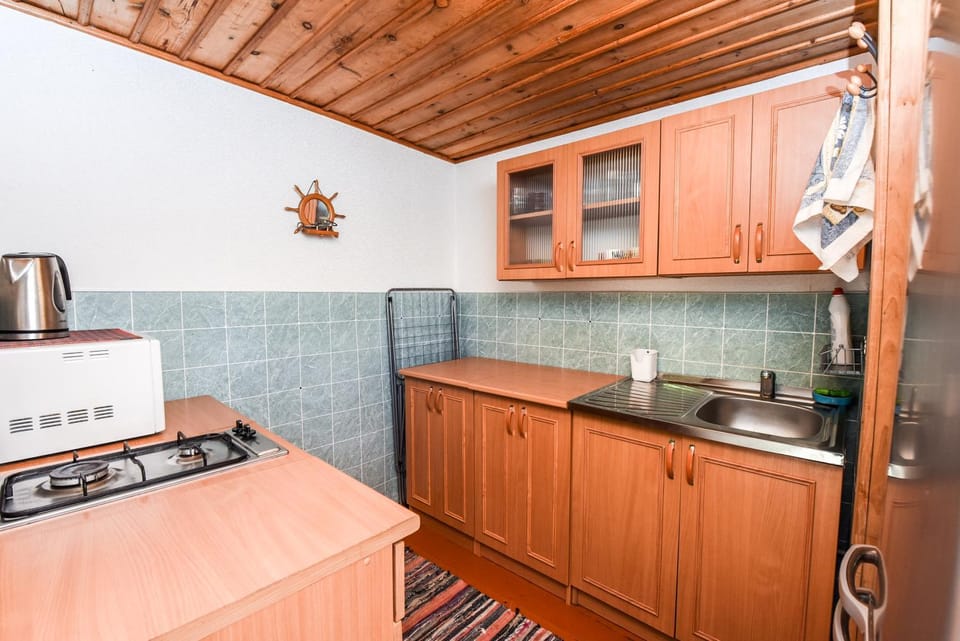 Kitchen or kitchenette, Photo of the whole room, Decorative detail