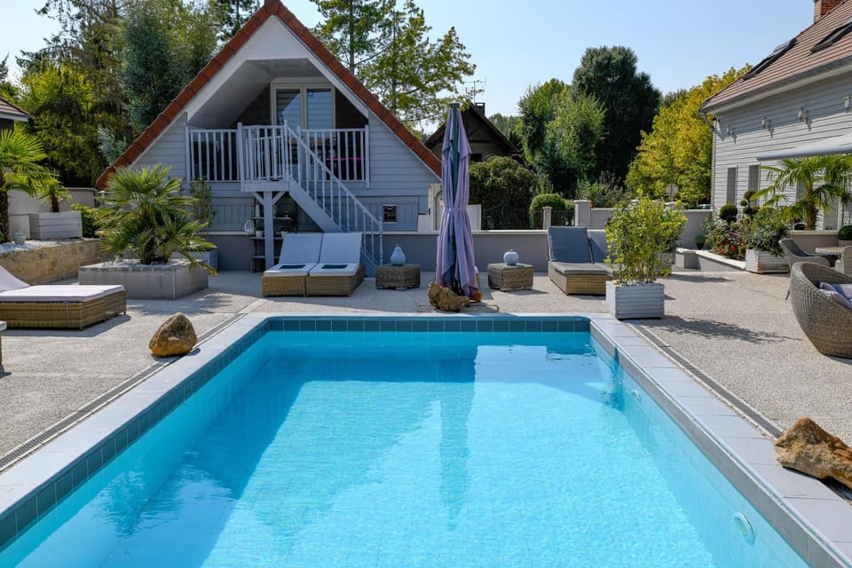 Property building, Pool view, Swimming pool
