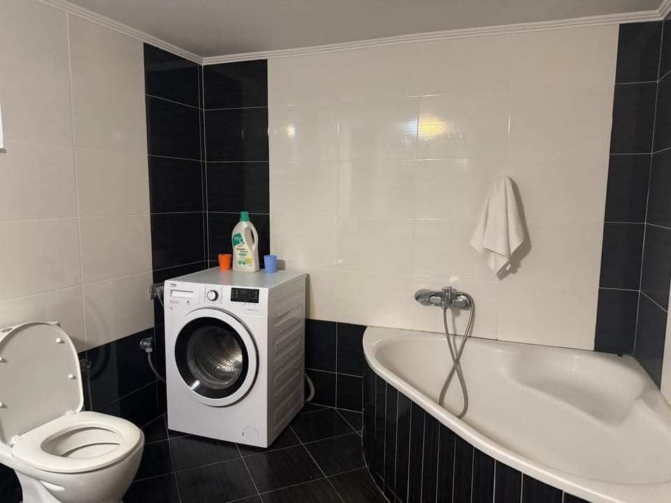 Bathroom, Bath, washing machine