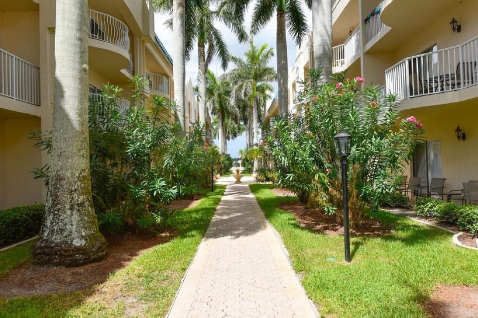 Property building, Day, Natural landscape