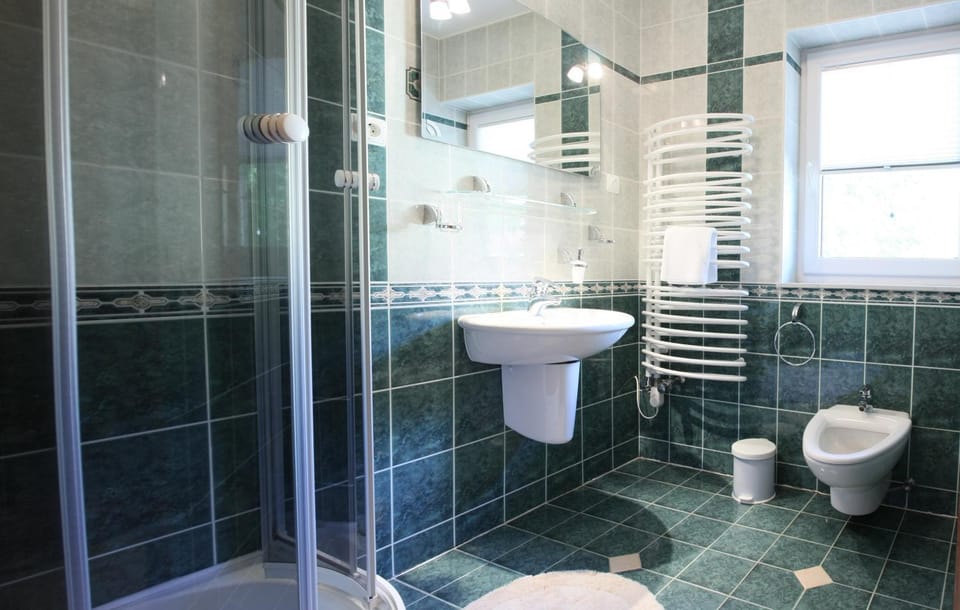 Day, Bathroom