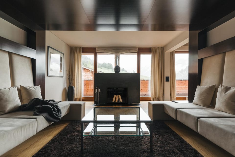 Living room, Seating area, fireplace