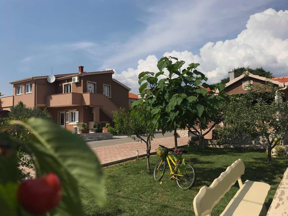 Property building, Spring, Garden, Garden view, Street view