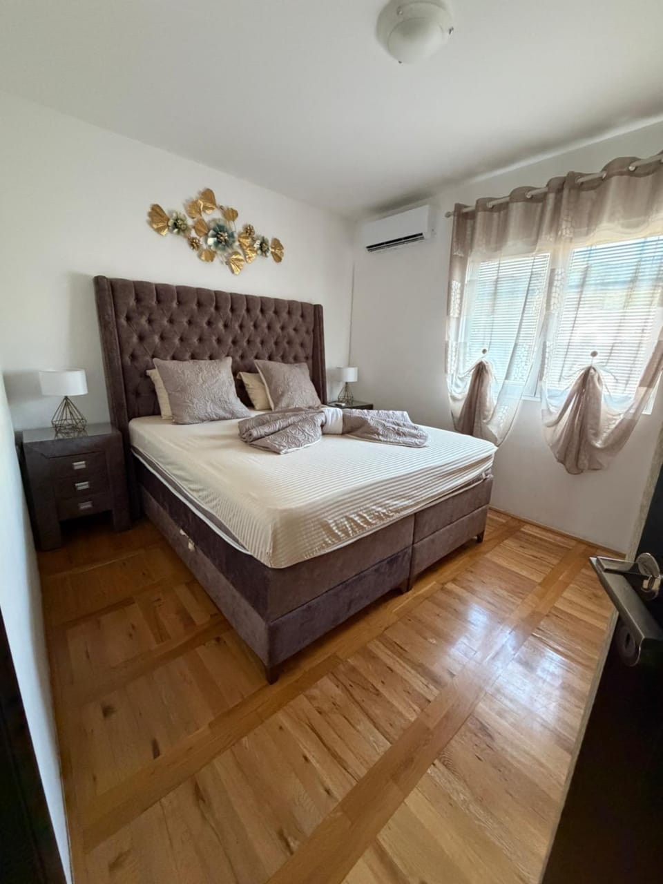 Bed, Photo of the whole room, Bedroom, furniture, storage, air conditioner