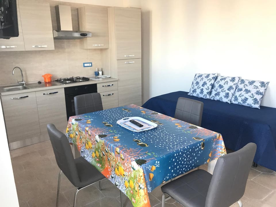 Kitchen or kitchenette, Living room, Dining area