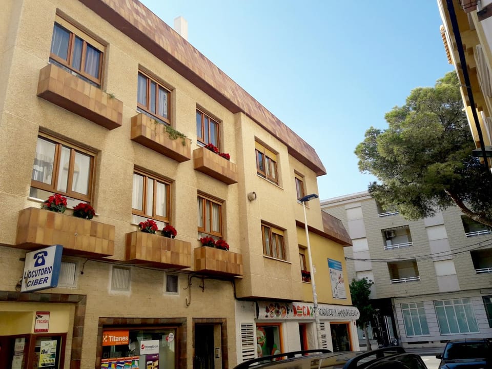 Facade/entrance