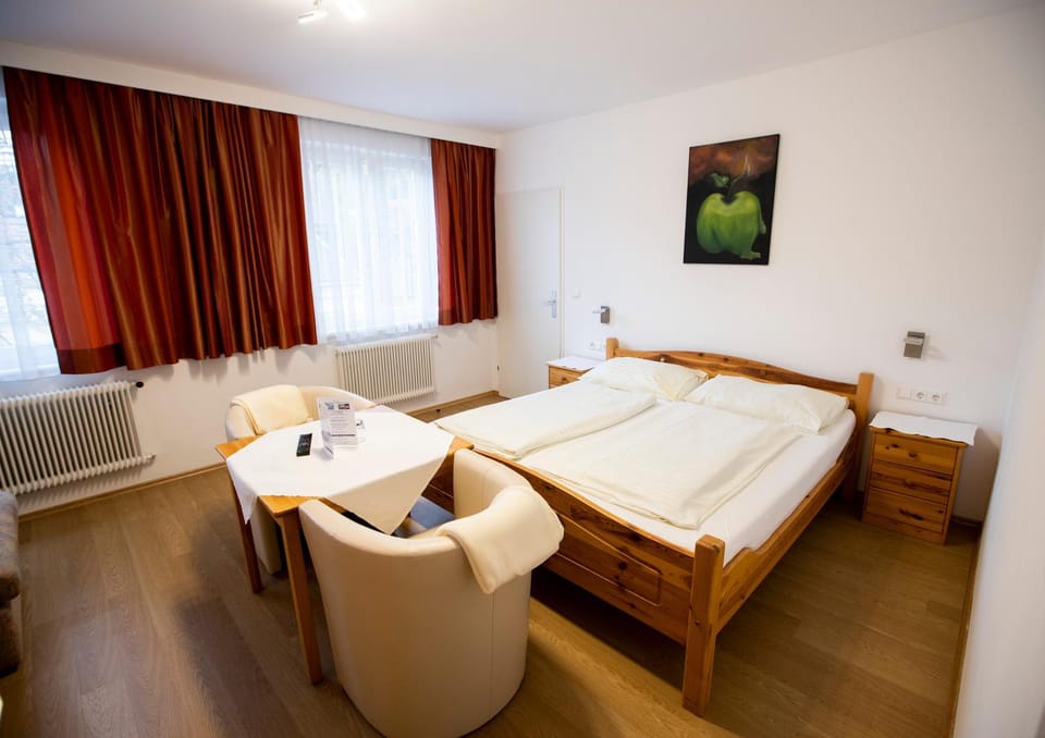 Bed, Photo of the whole room, Seating area, Bedroom
