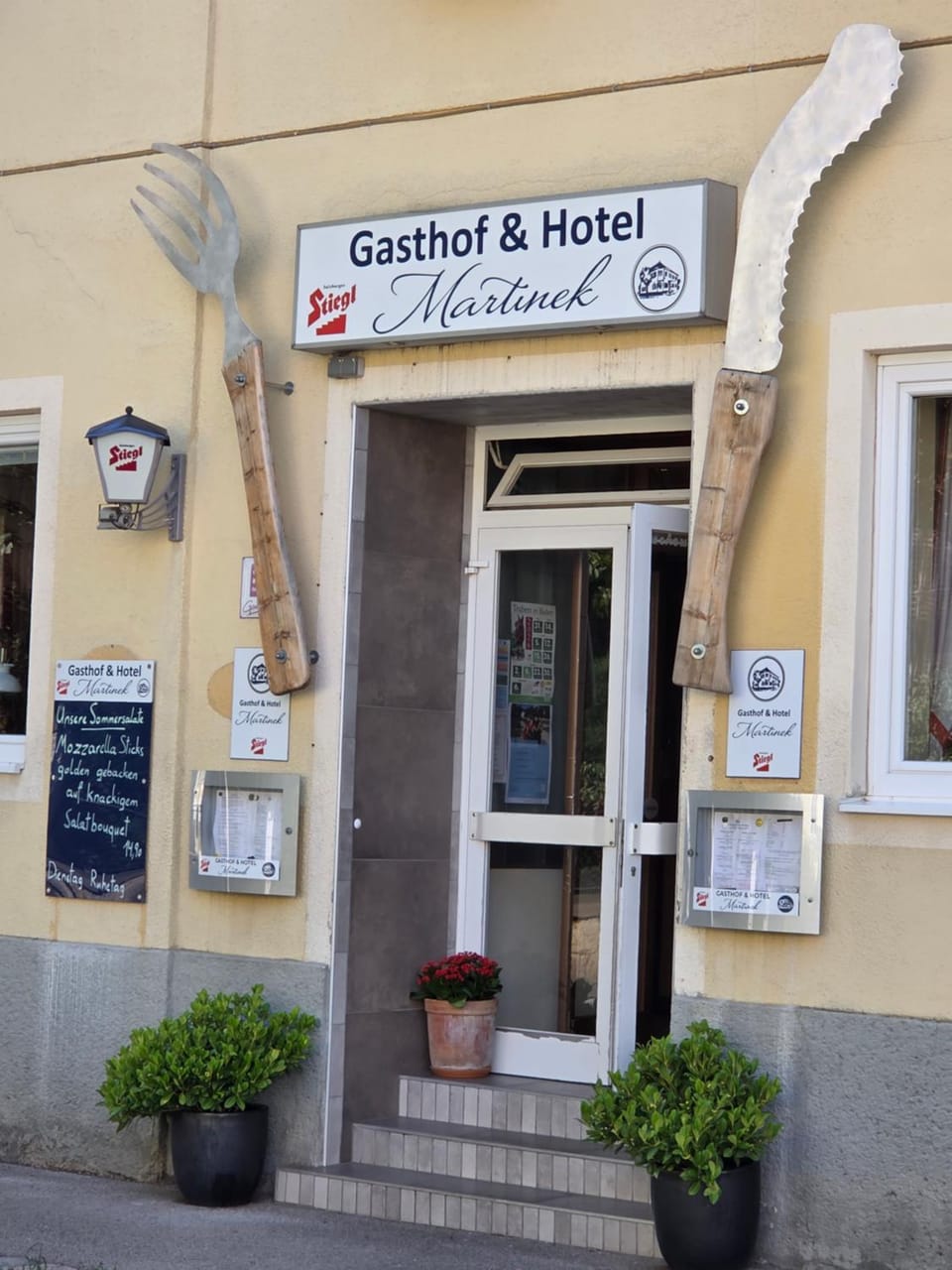 Facade/entrance, Property logo or sign, Street view