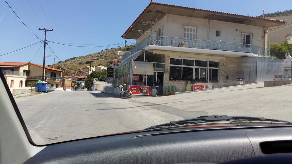 Supermarket/grocery shop