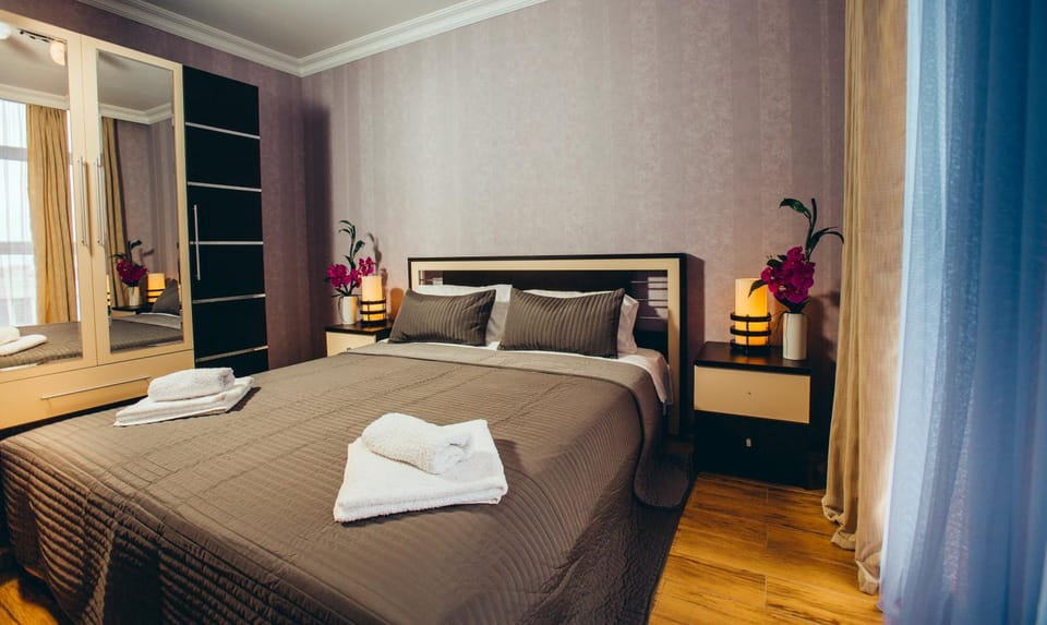 Bedroom, bunk bed