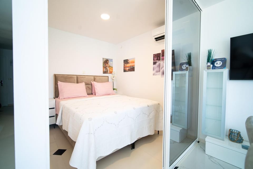 Bed, Bedroom, air conditioner