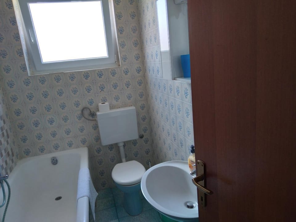 Bathroom, Bath