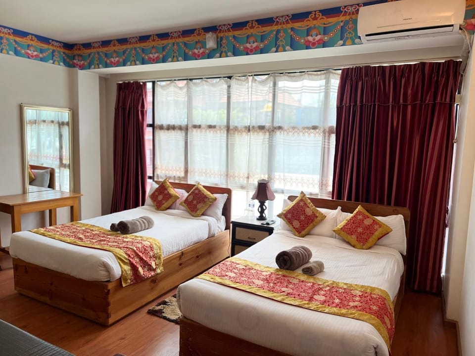 Bed, Photo of the whole room, Bedroom, air conditioner