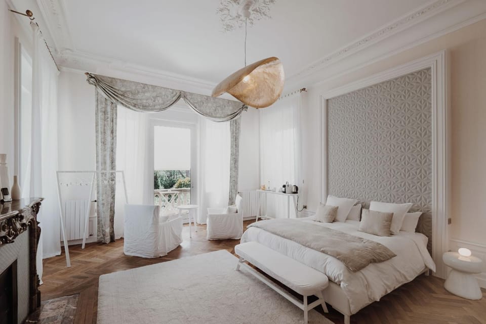 Bed, Photo of the whole room