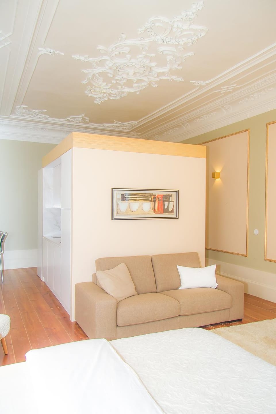 Bed, Living room, Decorative detail, Bedroom, On site