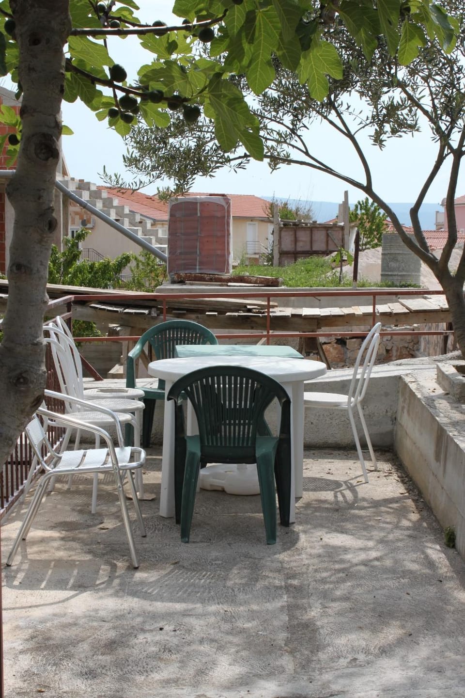 Location, children, Family