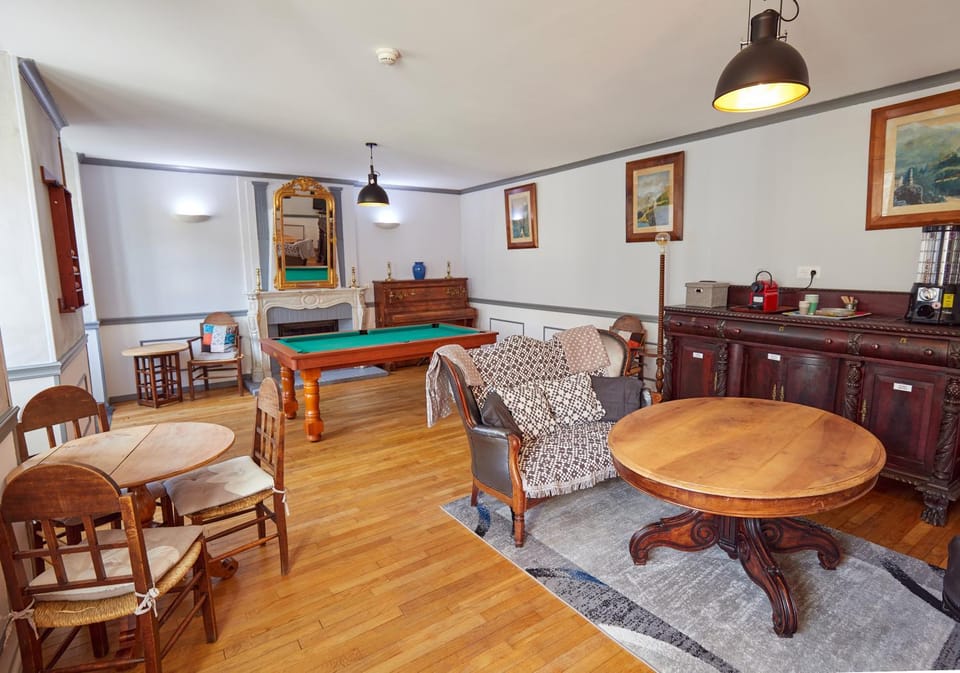 Communal lounge/ TV room