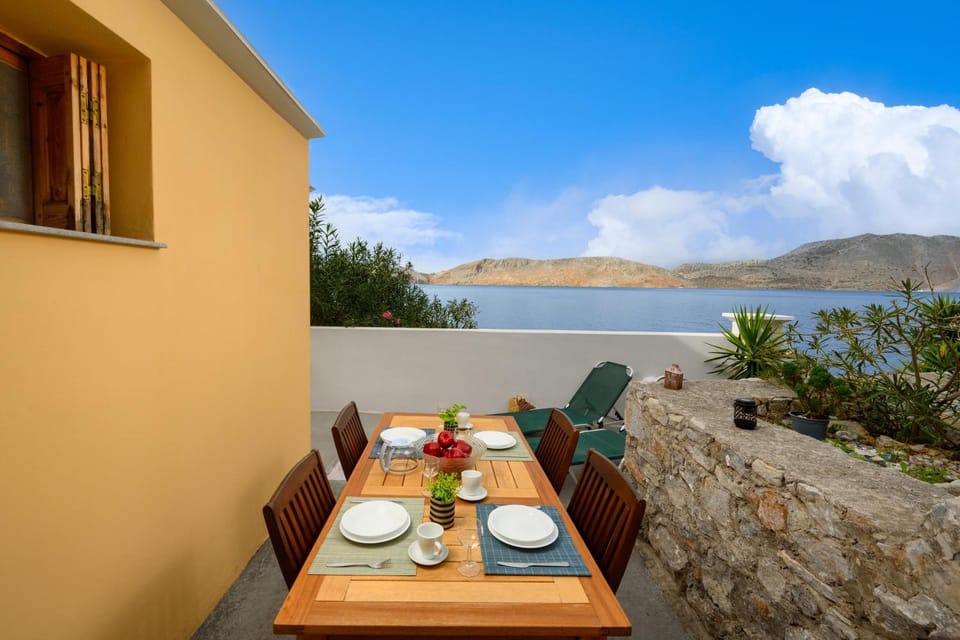 View (from property/room), Balcony/Terrace, Dining area, Mountain view, Sea view