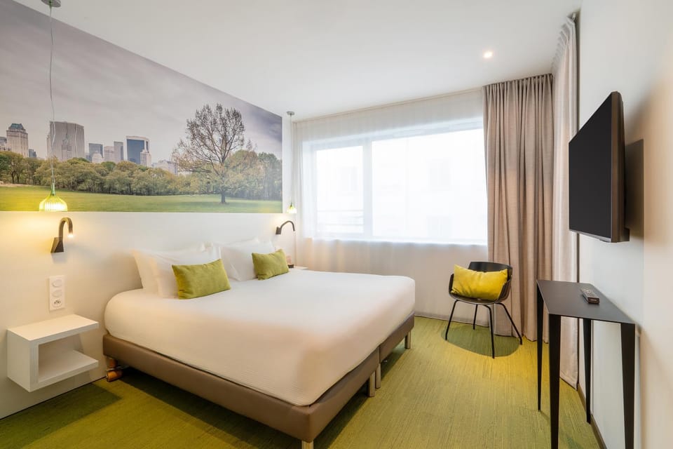 Bed, TV and multimedia