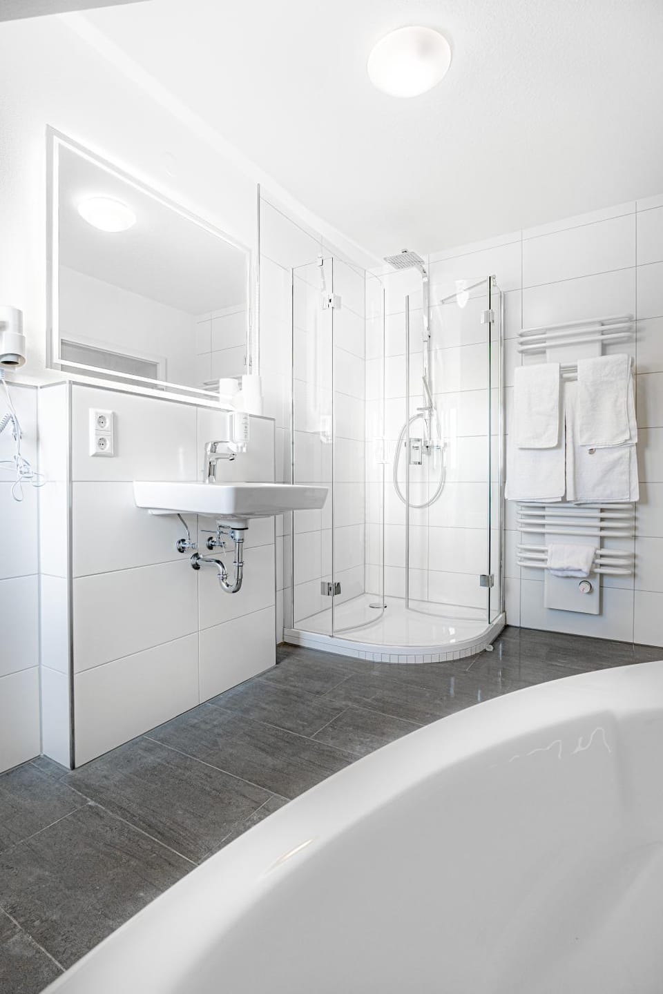 Shower, Hot Tub, Bathroom, Bath, towels